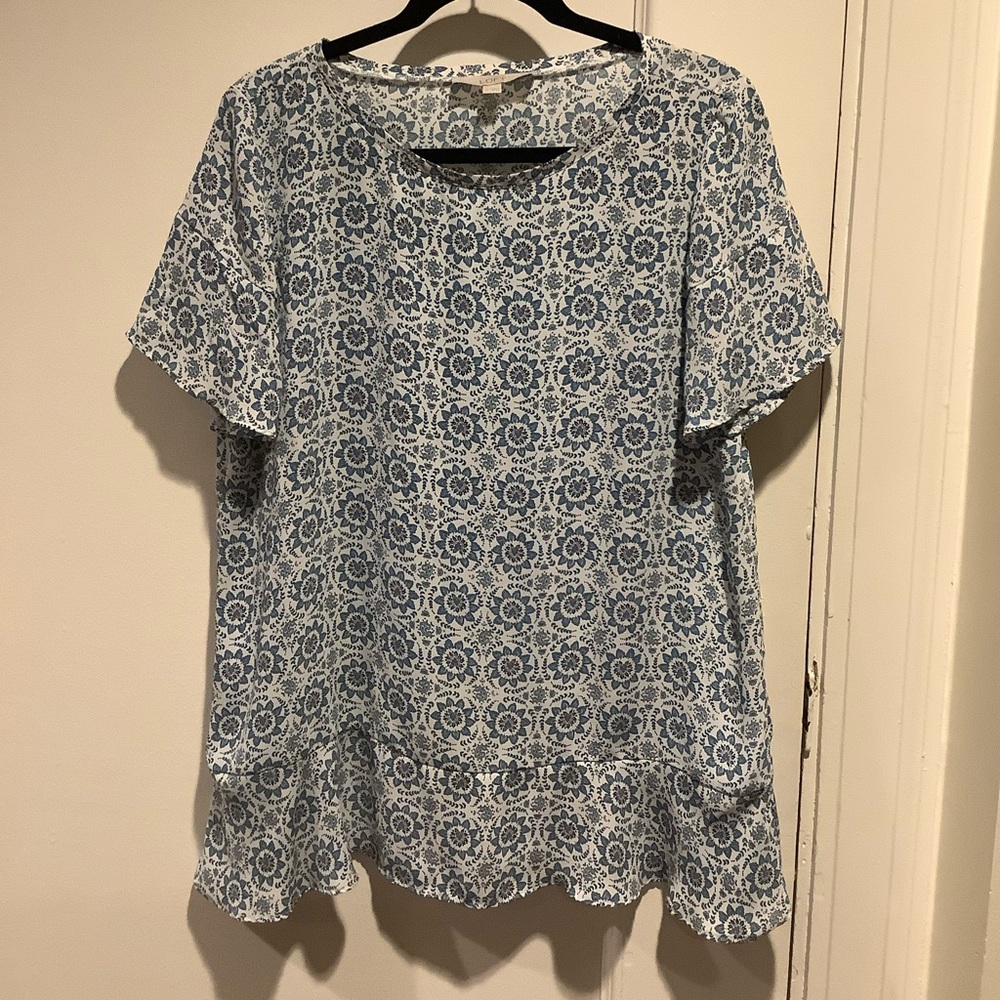 Patterned top